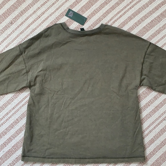 Green Henley with a twist - Picture 7 of 8